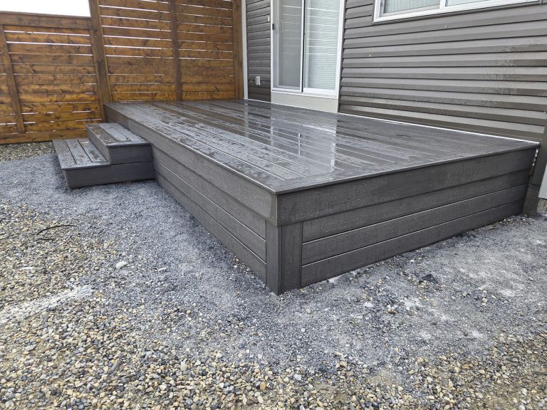 Composite deck gray 768x576