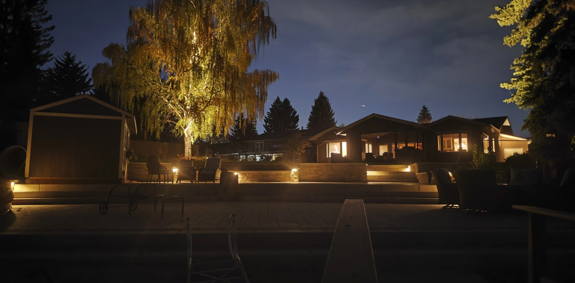 Outdoor landscape lighting patio