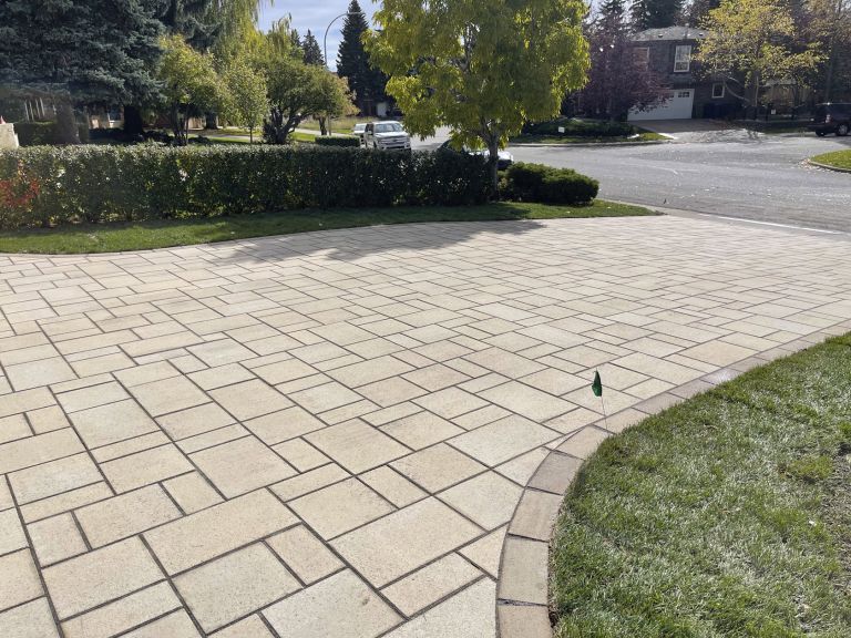Paver driveway 1 768x576