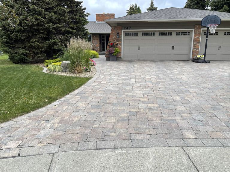 Paver driveway 4 768x576