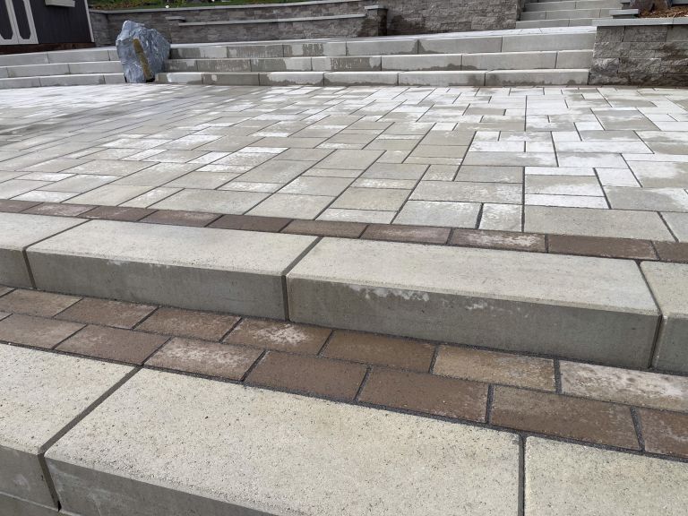 Paver patio 1 768x576