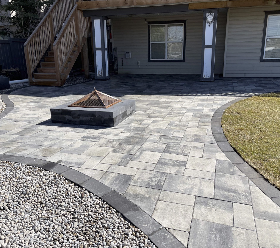 Paver patio with firepit