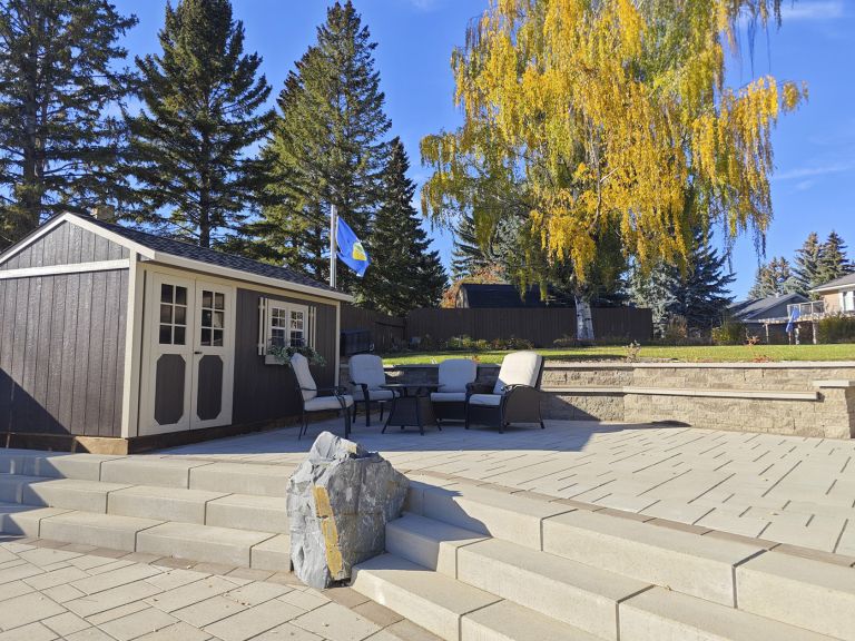 Retaining wall patio backyard 768x576