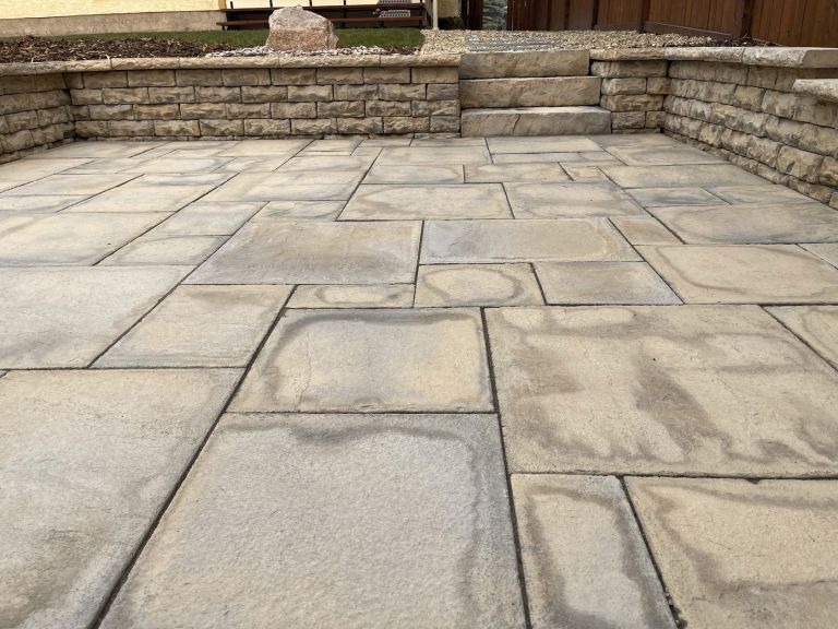 Retaining wall with stone steps 768x576